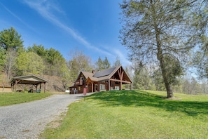 House (2 Bedrooms) | Interior - 3-acre Benezette Cabin: Hot Tub, Grill & Mtn View (Benezette)