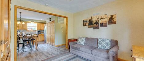 House (2 Bedrooms) | Interior