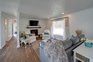 House (3 Bedrooms) | Front of property