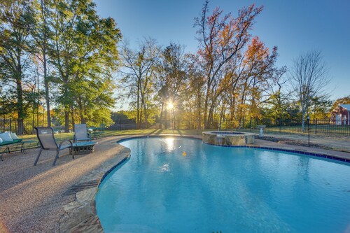 'the Crown Goose' - Bullard Home w/ Pool & Spa!