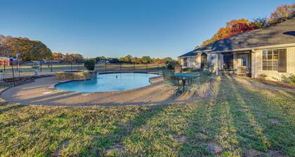 'the Crown Goose' - Bullard Home w/ Pool & Spa!