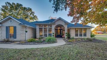 House (3 Bedrooms) | Front of property