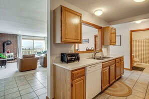 Apartment (3 Bedrooms) | Interior - Bartlett Condo w/ Mountain Views Near Ski Resorts! (Intervale)
