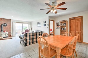 Apartment (3 Bedrooms) | Interior - Bartlett Condo w/ Mountain Views Near Ski Resorts! (Intervale)