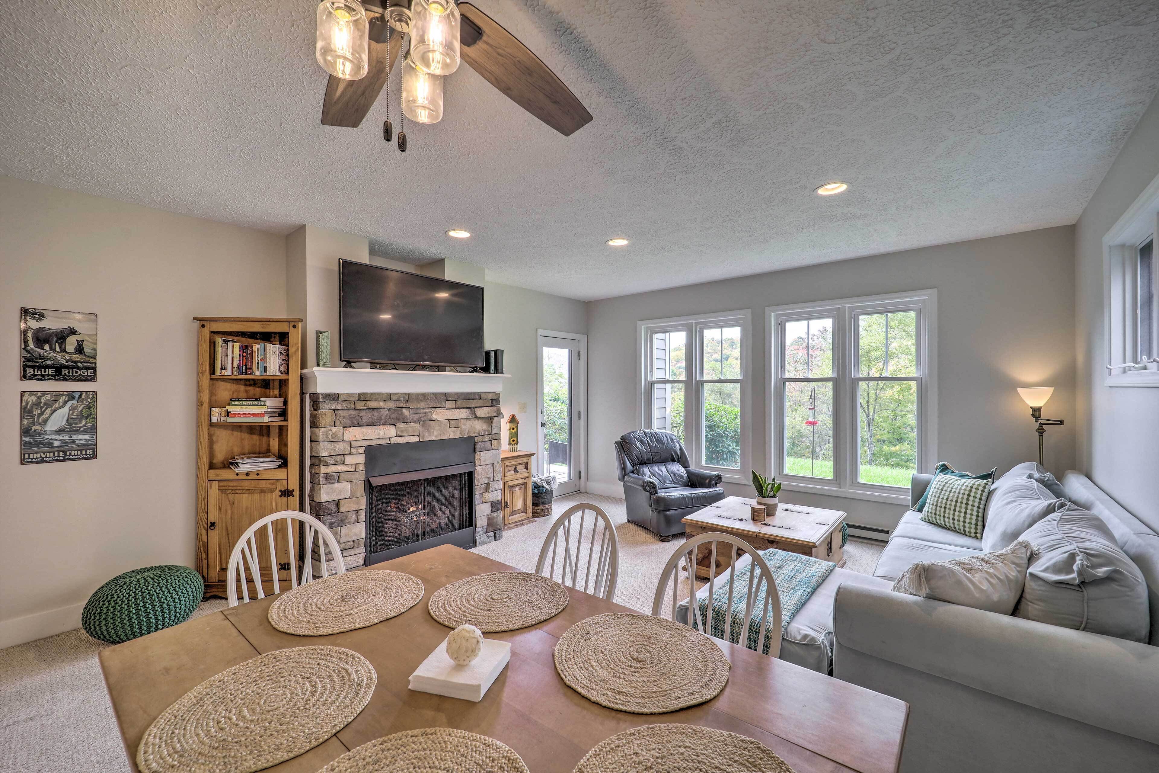 Cozy Condo: Patio + 6 Mi to Sugar Mtn Slopes!
