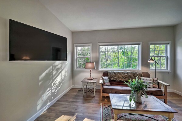 Apartment (2 Bedrooms) | Interior - Near Sugar Mtn Resort! Mtn-view Outdoor Basecamp (Banner Elk)