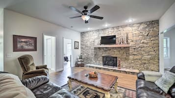 Apartment (2 Bedrooms) | Front of property