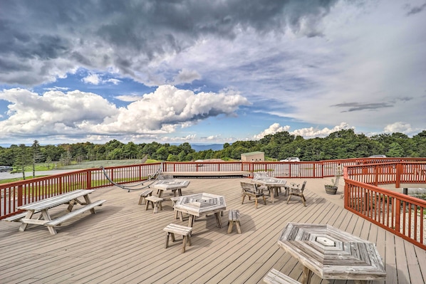 Apartment (2 Bedrooms) | Interior - Resort Amenities: Beech Mtn Condo Near Skiing! (Banner Elk)