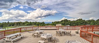 Resort Amenities: Beech Mtn Condo Near Skiing!