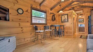 House (1 Bedroom) | Interior