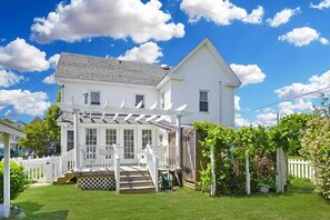 House (4 Bedrooms) | Front of property