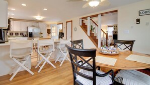 House (4 Bedrooms) | Interior - 'chincoteague Charm' Escape w/ Bikes & Yard Games! (Chincoteague)