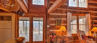 Cozy Cumberland Mountain Cabin w/ Stunning Views!