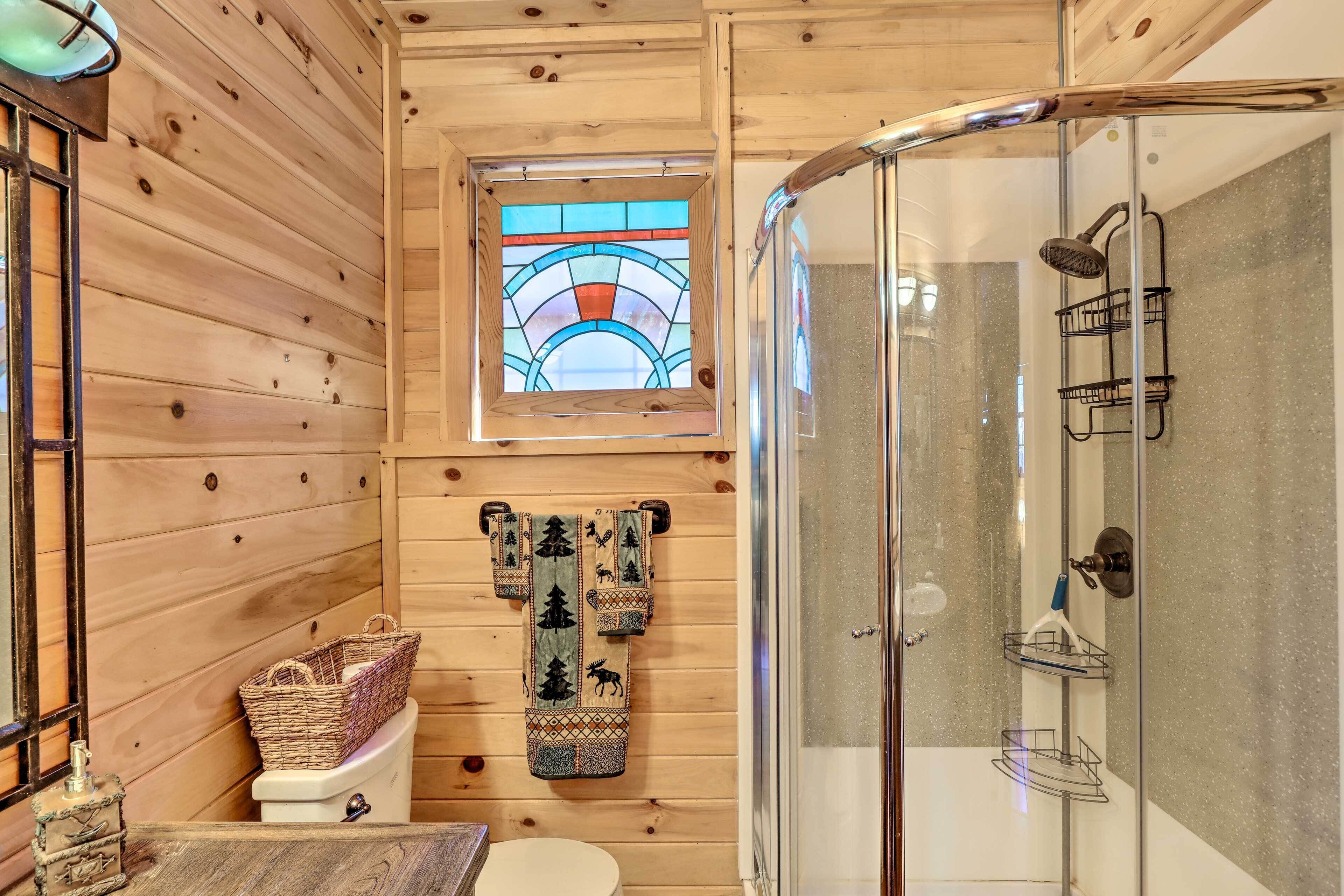 Cozy Cottage in Murphy w/ Large Covered Porch