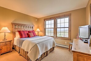 Apartment (2 Bedrooms) - 2-story Condo w/ Mtn View, Steps to Ski Lift! (Granby)