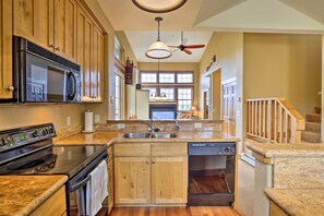 Apartment (2 Bedrooms) | Eigene Küche | Mikrowelle, Ofen, Herdplatte, Geschirrspüler