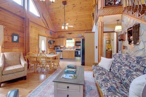 House (2 Bedrooms) | Interior
