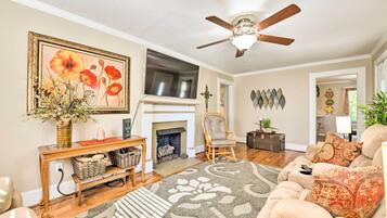 House (3 Bedrooms) | Front of property