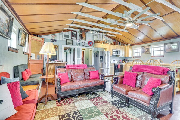 House (3 Bedrooms) | Interior