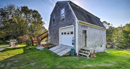 Boothbay Apt w/ Furnished Deck ~ 1 Mi to Bay