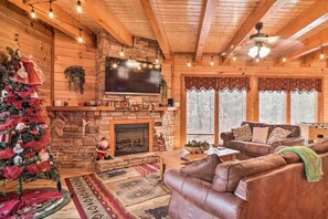 House (3 Bedrooms) | Interior - Cosby Cabin w/ Hot Tub ~ 18 Mi to Gatlinburg! (Cosby)