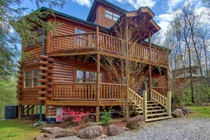 Interior - Cosby Cabin w/ Hot Tub ~ 18 Mi to Gatlinburg! (Cosby)