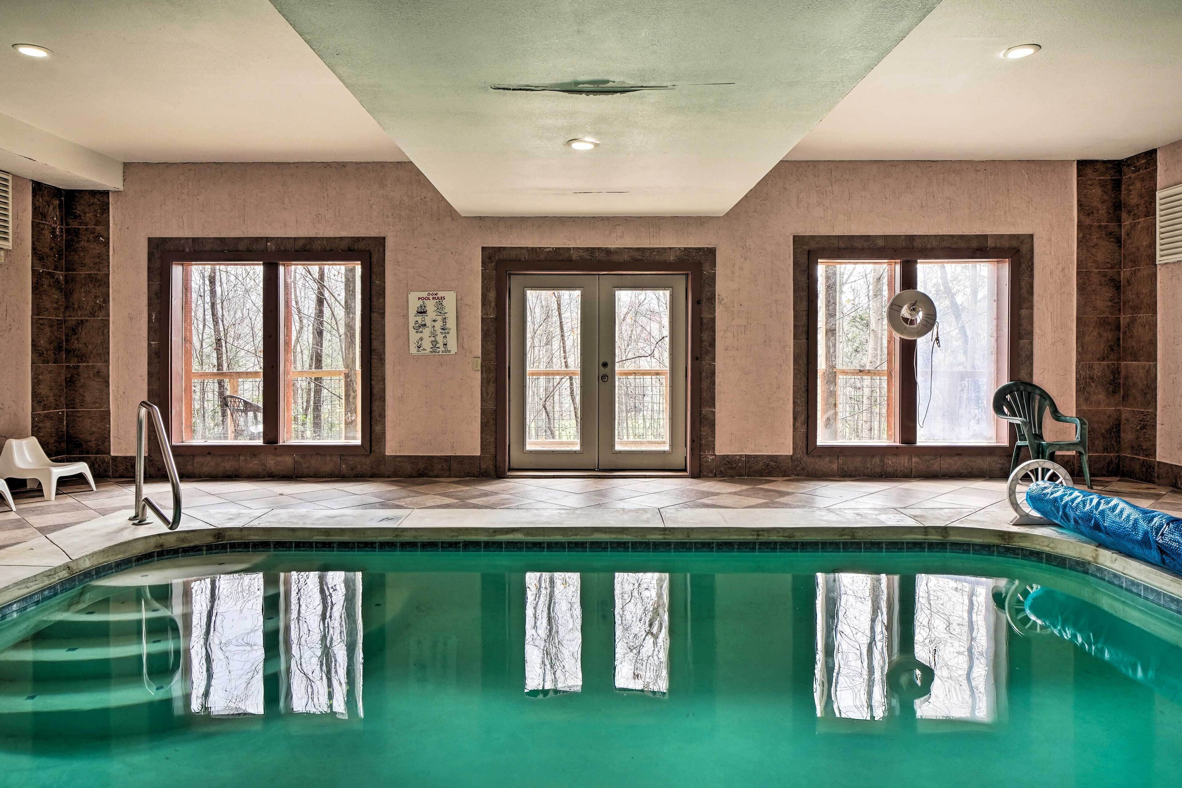 Cosby Cabin w/ Hot Tub ~ 18 Mi to Gatlinburg!