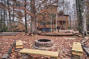 House (3 Bedrooms) | Interior - Cosby Cabin w/ Hot Tub ~ 18 Mi to Gatlinburg! (Cosby)