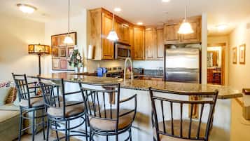 Apartment (1 Bedroom) | Interior