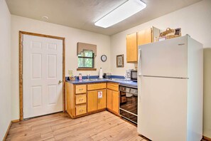 Interior - Bright Davis Escape w/ Screened-in Porch! (Davis)