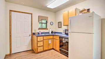 Apartment (0 Bedroom) | Interior