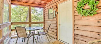 Bright Davis Escape w/ Screened-in Porch!