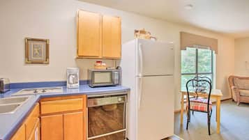 Apartment (0 Bedroom) | Interior