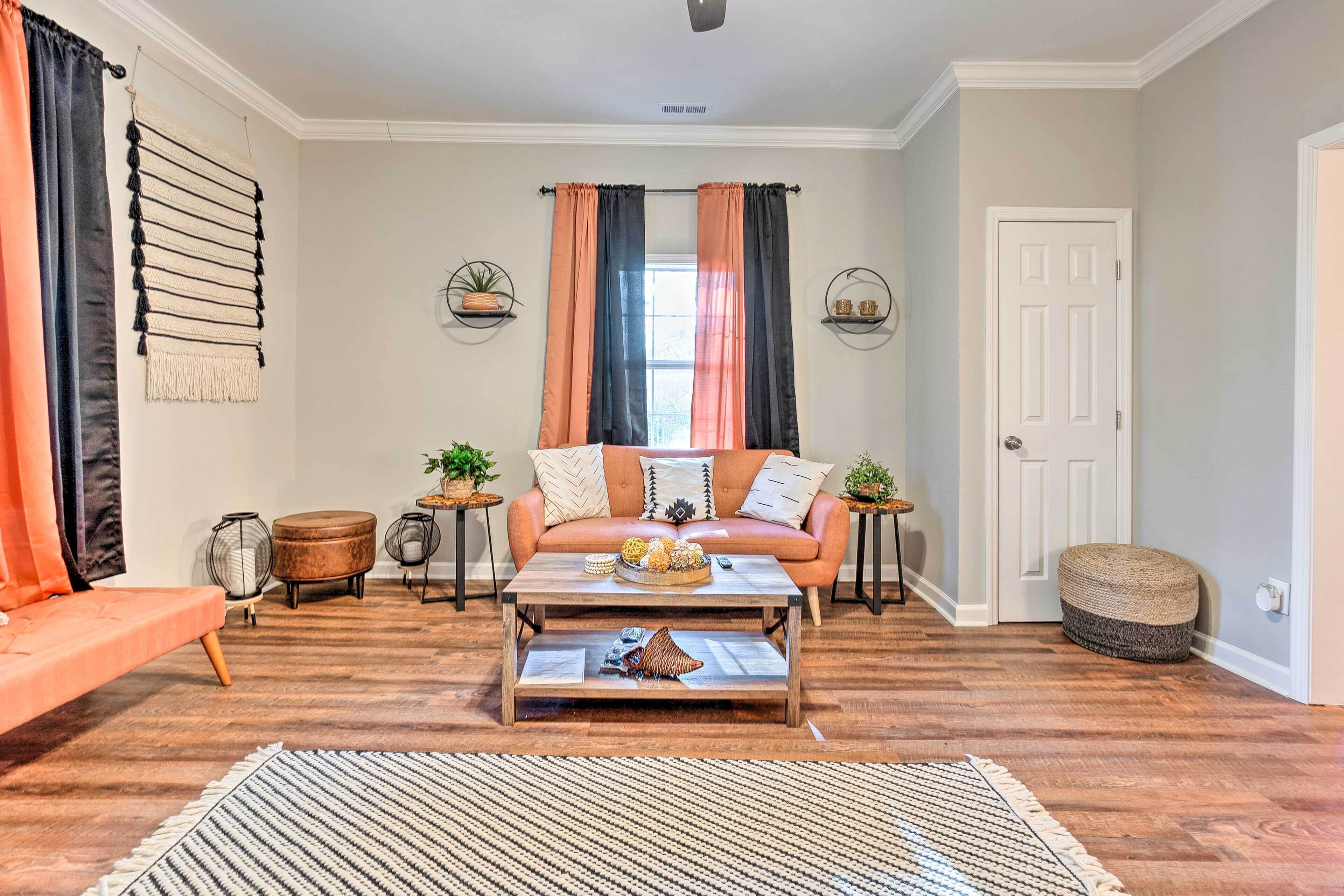 Charming Huntsville Home w/ Deck!