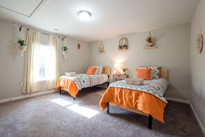 House (3 Bedrooms) | 3 bedrooms, laptop workspace, iron/ironing board, bed sheets - Charming Huntsville Home w/ Deck! (Huntsville)