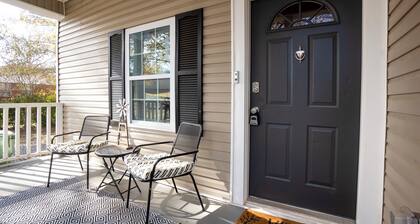 Charming Huntsville Home w/ Deck!