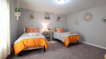 House (3 Bedrooms) | 3 bedrooms, laptop workspace, iron/ironing board, bed sheets