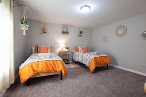 House (3 Bedrooms) | 3 bedrooms, laptop workspace, iron/ironing board, bed sheets - Charming Huntsville Home w/ Deck! (Huntsville)