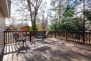 Terrace/patio - Charming Huntsville Home w/ Deck! (Huntsville)
