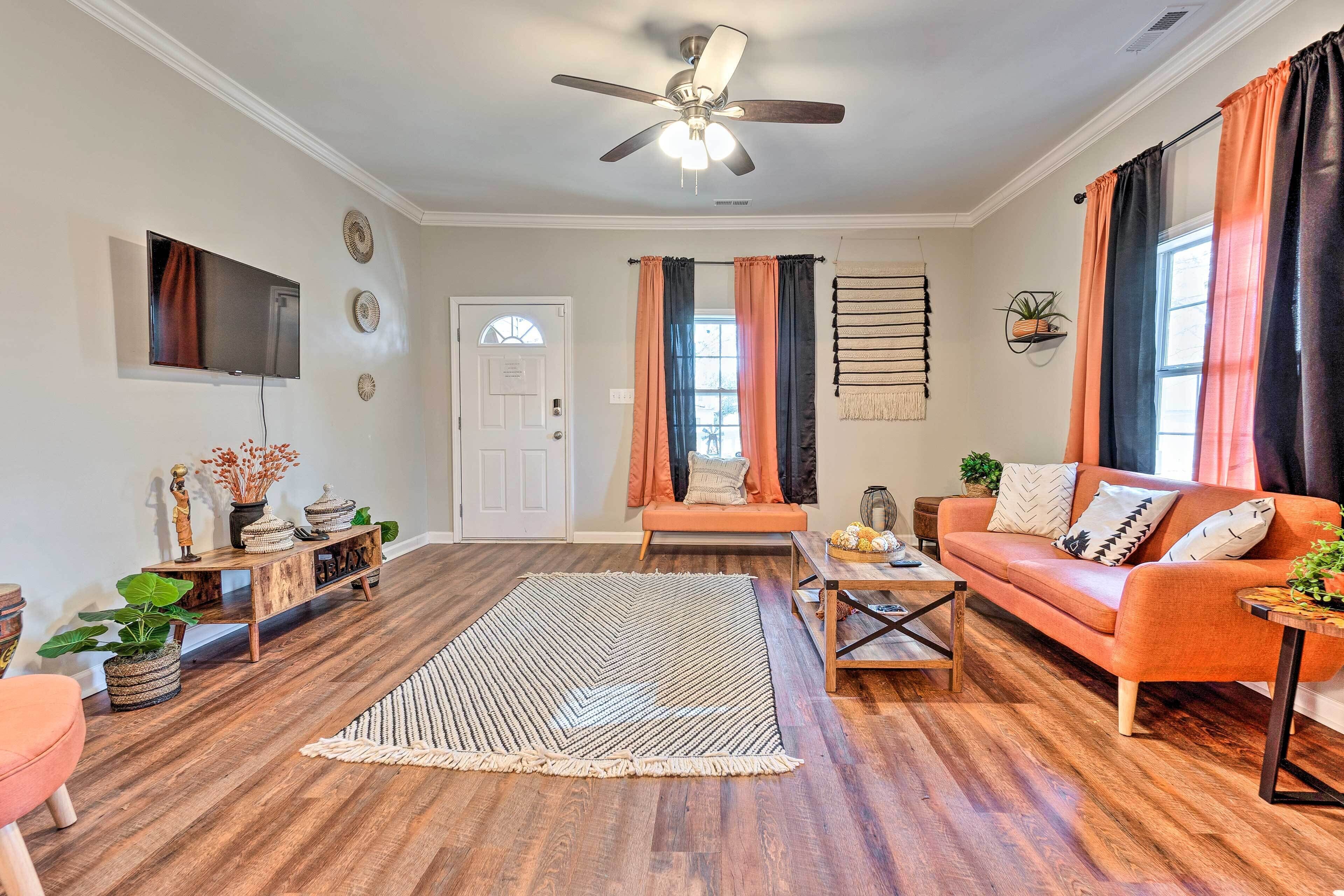 Charming Huntsville Home w/ Deck!