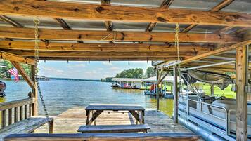 House (6 Bedrooms) | Interior