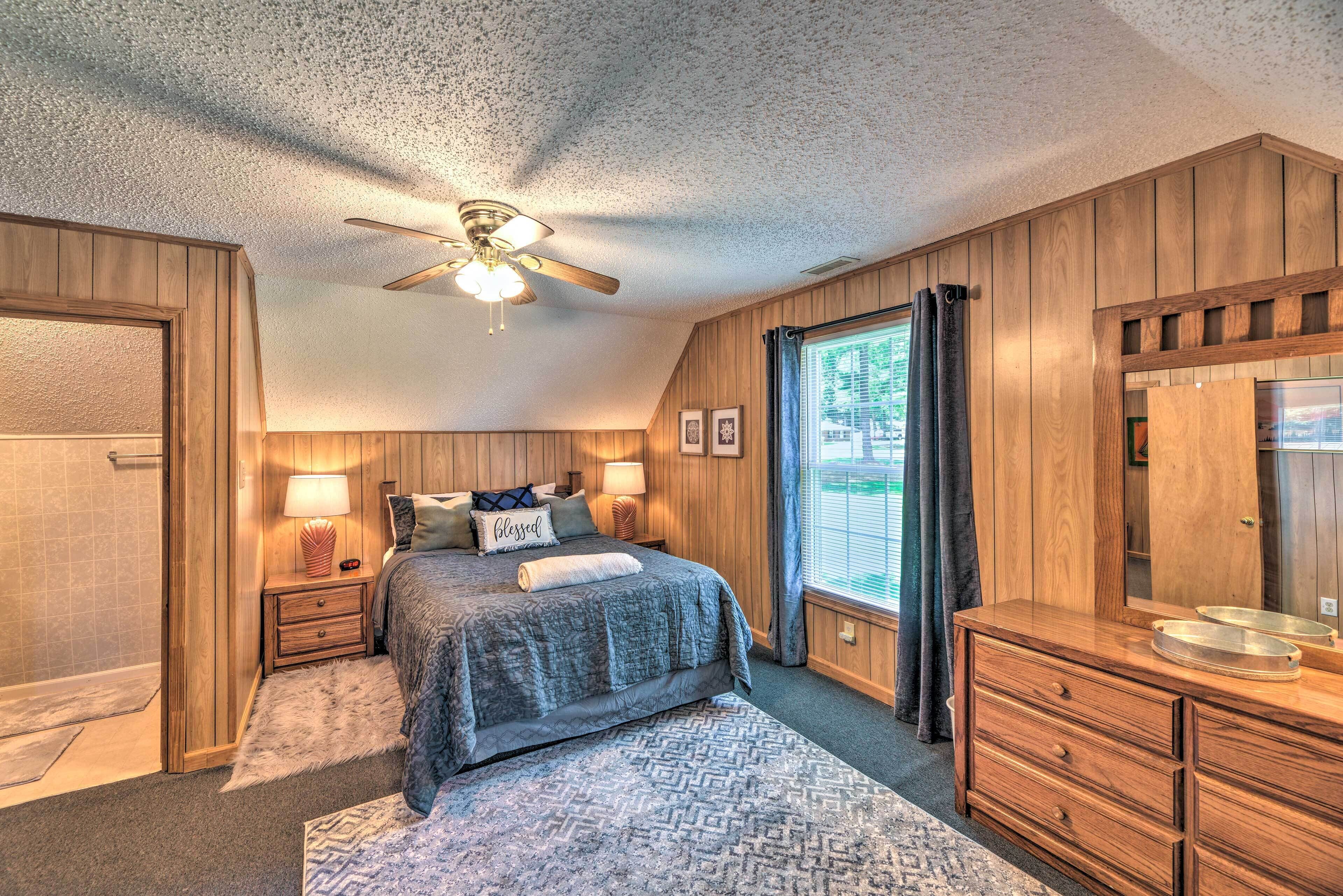 House (6 Bedrooms) | Interior