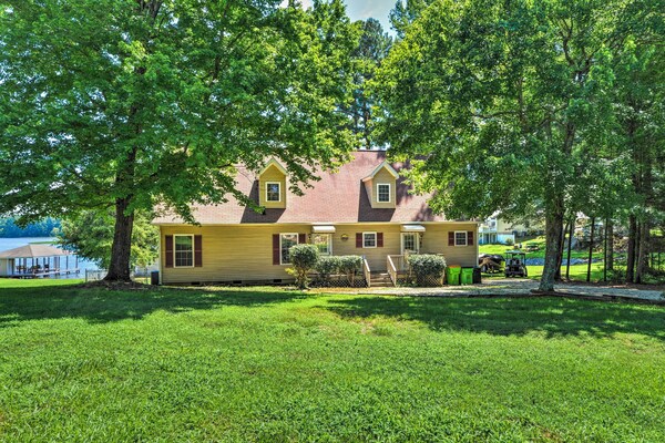 Beautiful Lakefront Retreat W/ Dock & Grill! - Littleton, NC