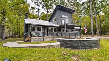 Cottage (3 Bedrooms) | Front of property