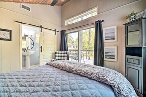 Cottage (3 Bedrooms) | Interior - Cape Royale Cottage w/ Fire Pit & Water Views (Coldspring)