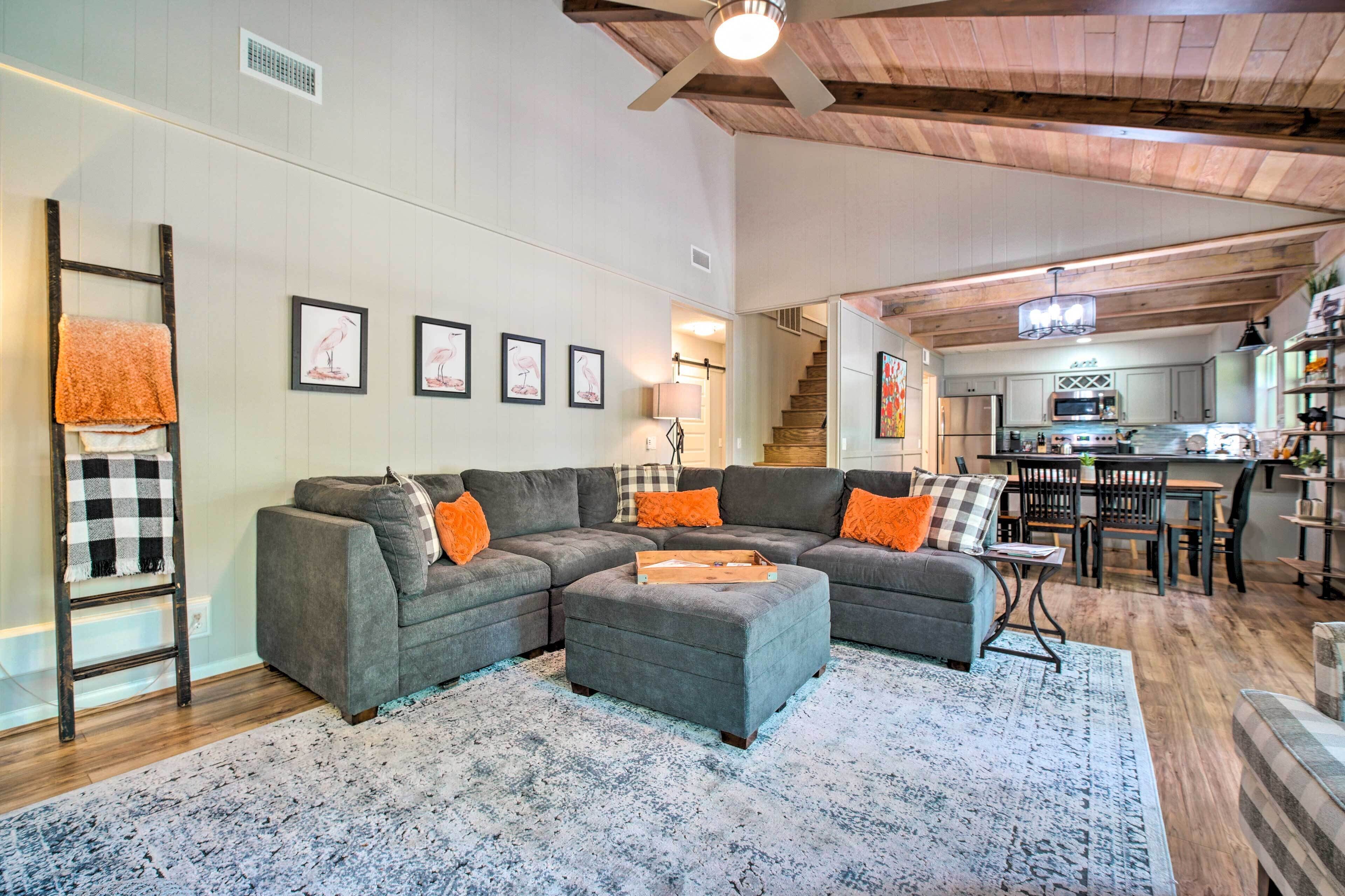 Cape Royale Cottage w/ Fire Pit & Water Views