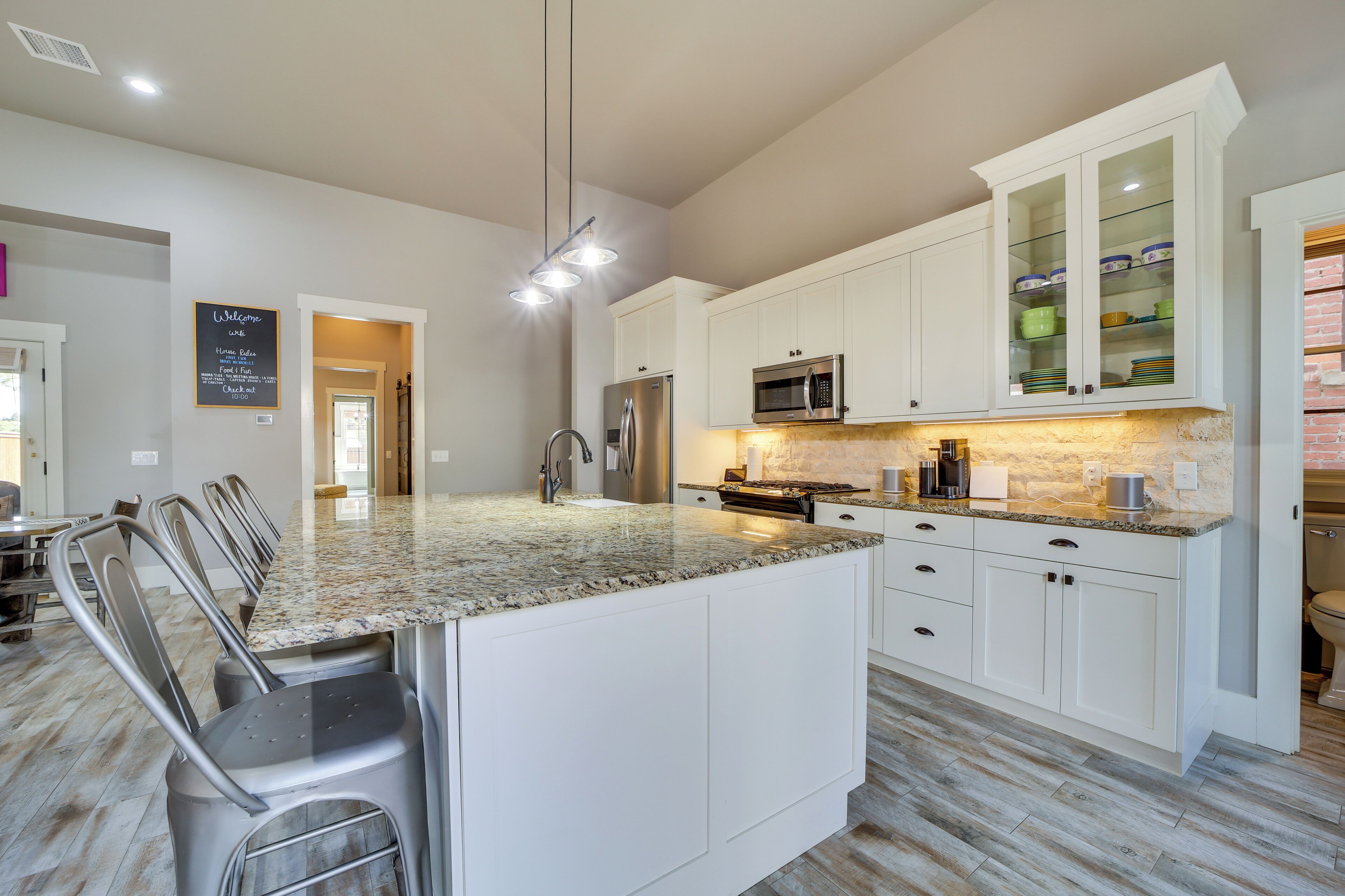 House (3 Bedrooms) | Interior