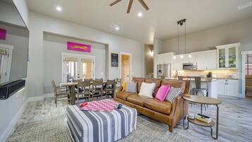 House (3 Bedrooms) | Front of property