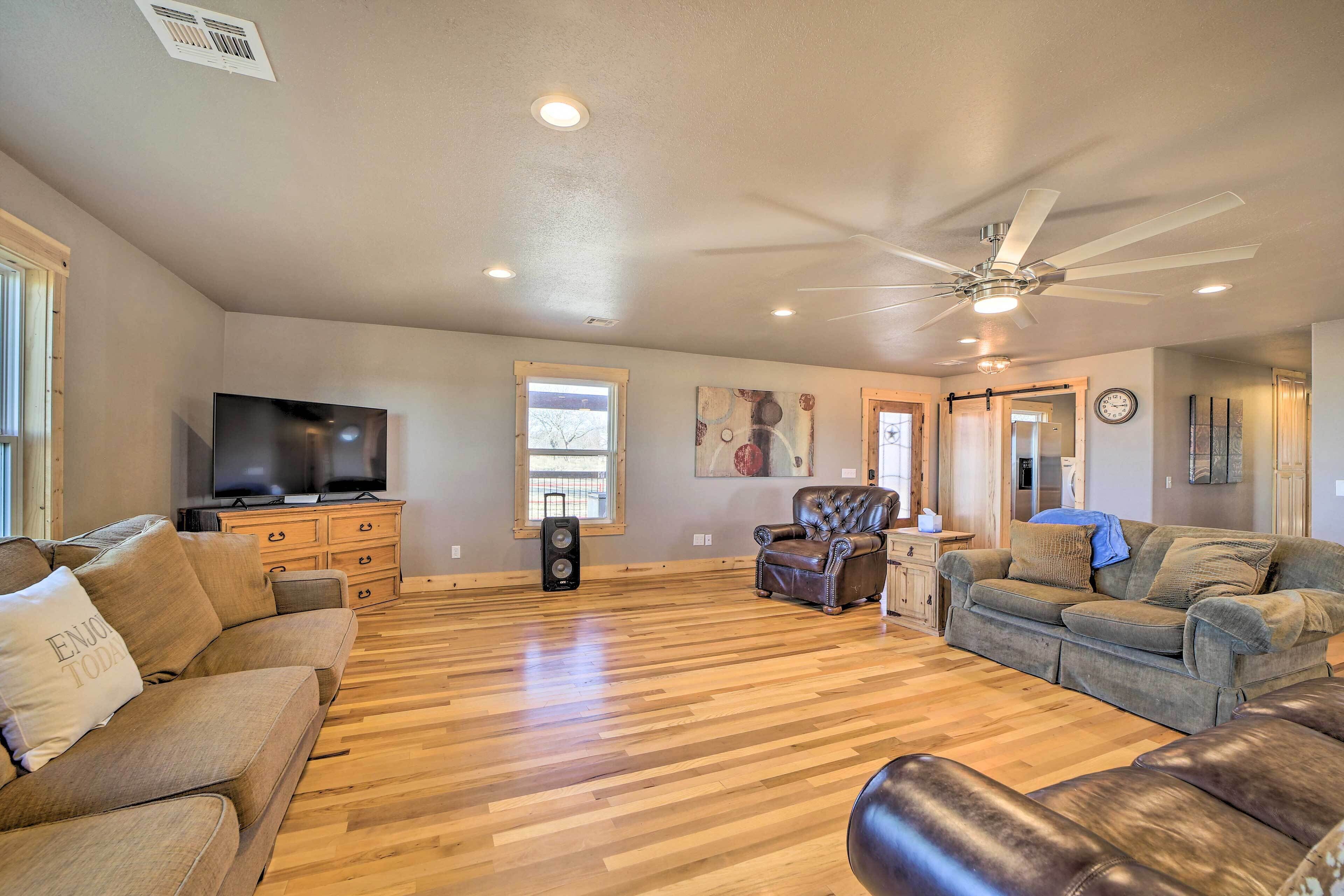 Claremore Country Home w/ Large Yard & Grill!