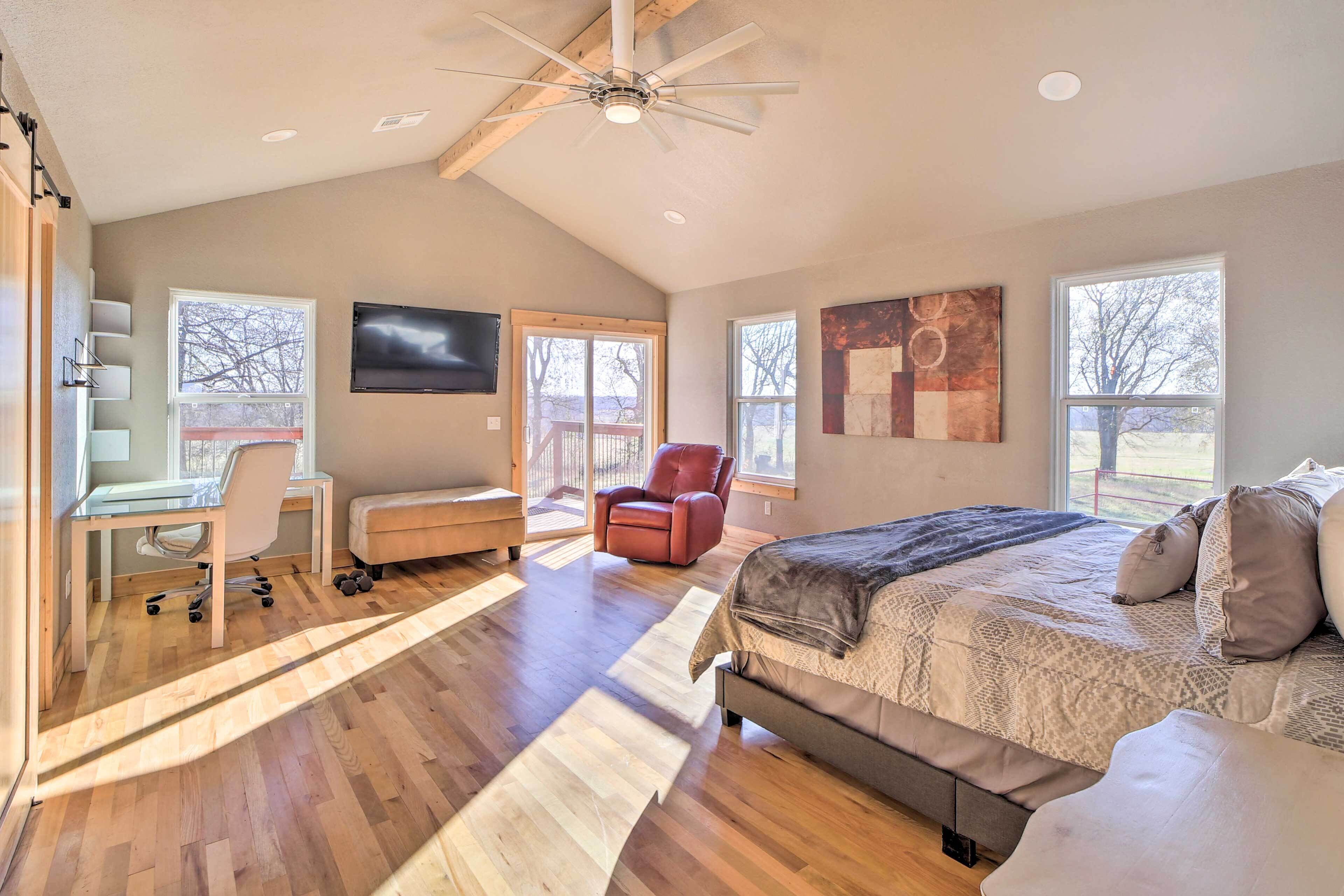 Claremore Country Home w/ Large Yard & Grill!